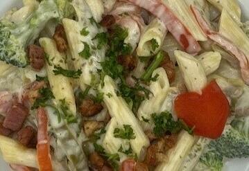 Penne met Carbonarasaus