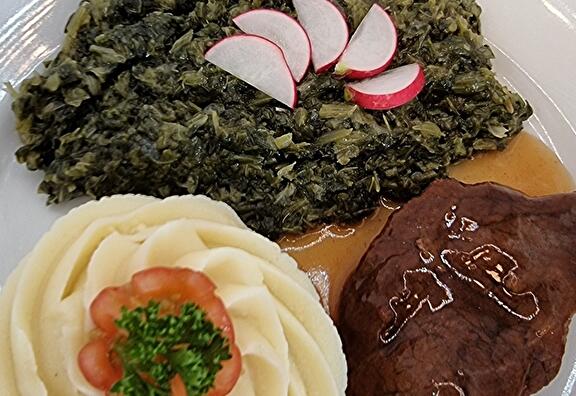 Aardappelpuree, Andijvie, Sucadelapje met Braadjus