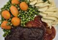 Aardappelpuree, Wortelen en Doperwten, Sucadelapje en Zigeunersaus