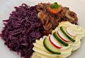 Aardappelpuree, Rode kool met Hachee