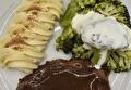 Aardappelpuree, Broccoli met Saus, Sucadelapje en Braadjus