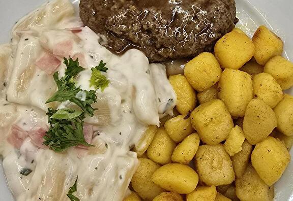 Gebakken Krieltjes, Asperges hamsaus, Champignonburger en Braadjus