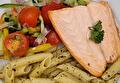 Italiaanse Penne, Rauwkost, Zalmfilet en Parmezaanse Kaas