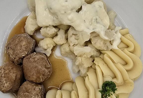 Aardappelpuree, Bloemkool met Kaassaus, Mini Gehaktballetjes met Braadjus