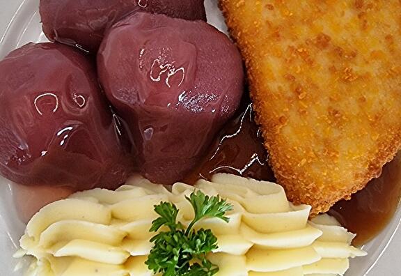 Aardappelpuree, Stoofpeertjes, Kip Cordon Bleu en Braadjus