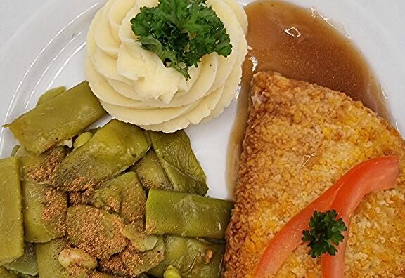 Aardappelpuree, Romano Snijbonen, Kip Cordon Blue en Braadjus