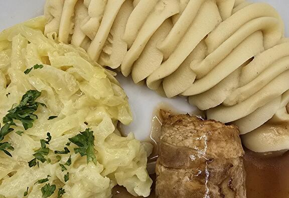 Aardappelpuree, Witte kool met Kerriesaus, Kipvink en Braadjus