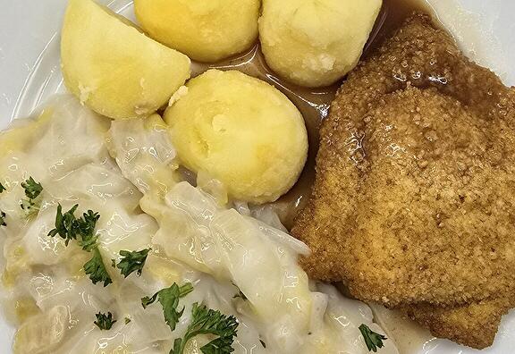 Gekookte Aardappelen, Witlof Crème, Kip Cordon Bleu met Braadjus